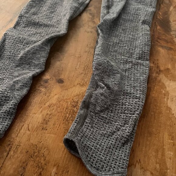 Gymshark gray pant with pocket in the waist band size small ( no tag) - Picture 2 of 8